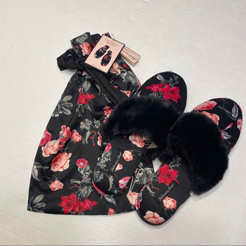 NWT Victorias Secret Floral Slippers W/ Bag Pouch